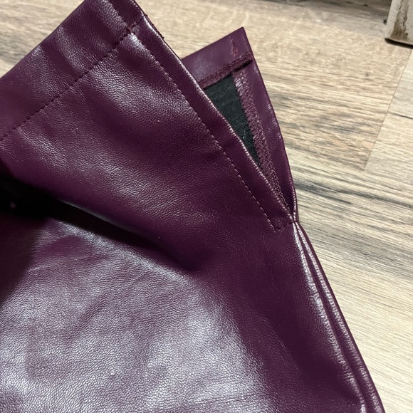 NWT Purple Faux  Leather Pants/ size 4 - Picture 6 of 7